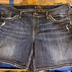 Silver Suki size 20 shorts